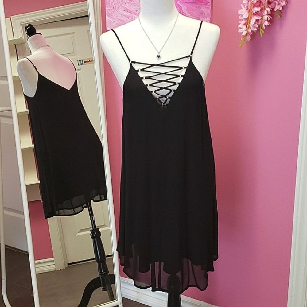 NWT 💕💕 H&M Black Lined Flare Dress  Size M-L